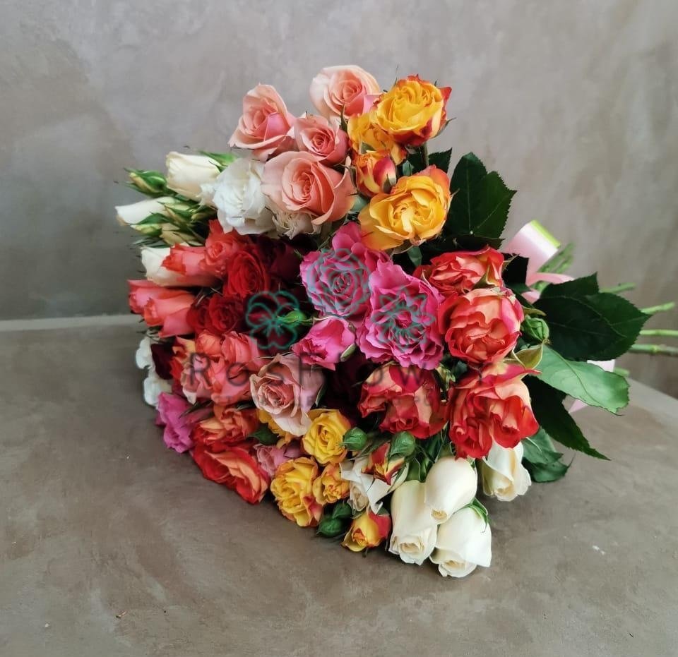 Букет пестрое настроение в Суворовское Крым Букет цветов из: Розы в Суворовское Крым
