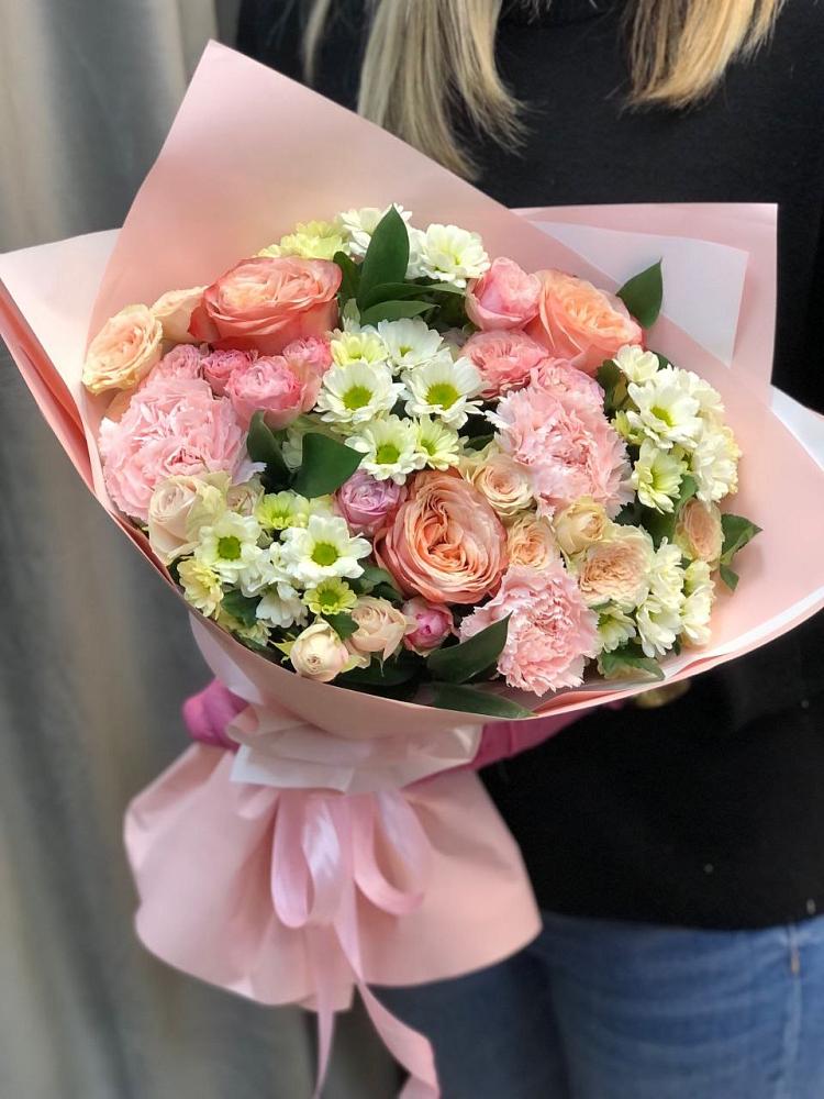 Букет нежные объятья в Суворовское Крым Букет цветов из: Гвоздики, Розы и Хризантемы в Суворовское Крым