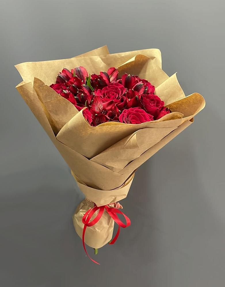 Букет прекрасной женщине в Суворовское Крым Букет цветов из: Альстромерии и Розы в Суворовское Крым