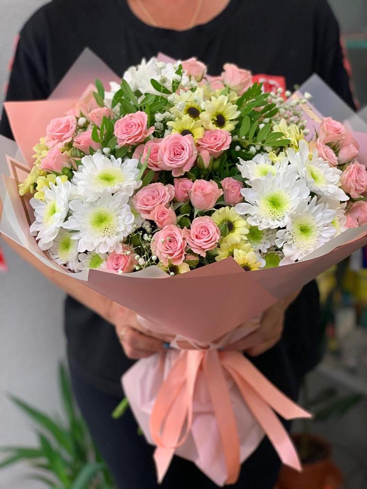 Букет юношеские грезы в Суворовское Крым Букет цветов из: Розы и Хризантемы в Суворовское Крым