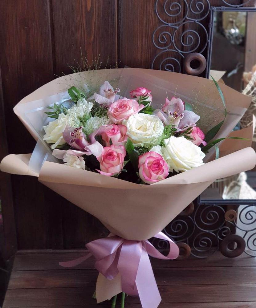 Букет майское утро в Суворовское Крым Букет цветов из: Гвоздики, Орхидеи, Розы и Хризантемы в Суворовское Крым