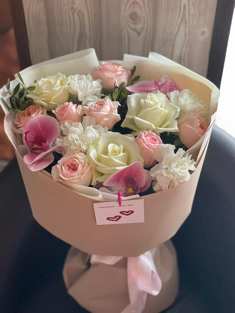 Букет ноктюрн в Суворовское Крым Букет цветов из: Орхидеи, Розы и Гвоздики в Суворовское Крым