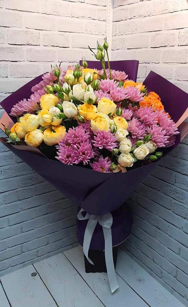 Букет Красочный праздник в Суворовское Крым Букет цветов из: Хризантемы и Розы в Суворовское Крым