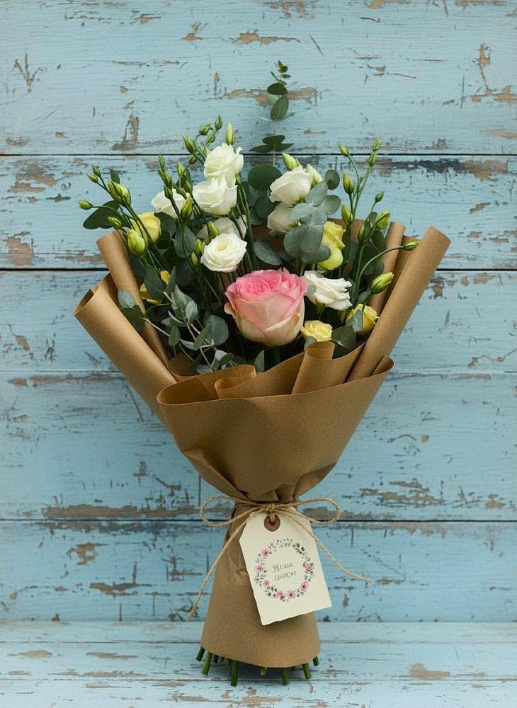 Букет цветов из: Розы и Лизиантусы в Суворовское Крым