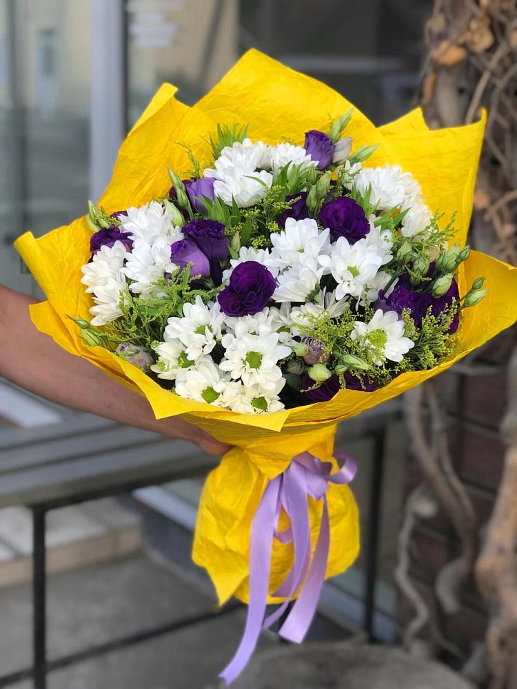 Букет цветов из: Ирисы, Хризантемы и Ромашки в Суворовское Крым