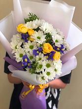 Букет солнечный привет #REPLACE_PRED# Суворовское Крым Букет цветов из:  Ирисы, Хризантемы и Розы #REPLACE_PRED# Суворовское Крым