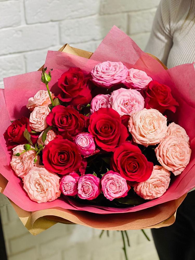 Букет Великолепный в Суворовское Крым Букет цветов из: Розы в Суворовское Крым