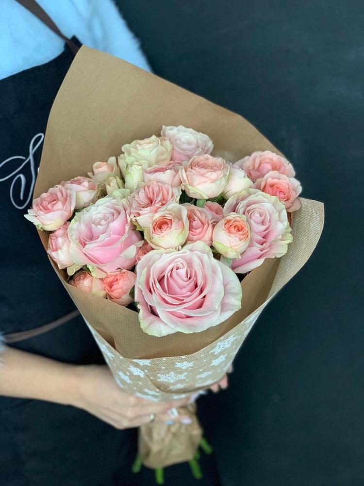 Букет ванильный зефир в Суворовское Крым Букет цветов из: Хризантемы и Розы в Суворовское Крым