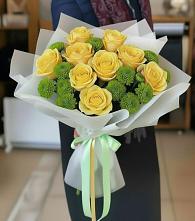 Букет сочно-зеленый в Суворовское Крым Букет цветов из:  Хризантемы и Розы в Суворовское Крым