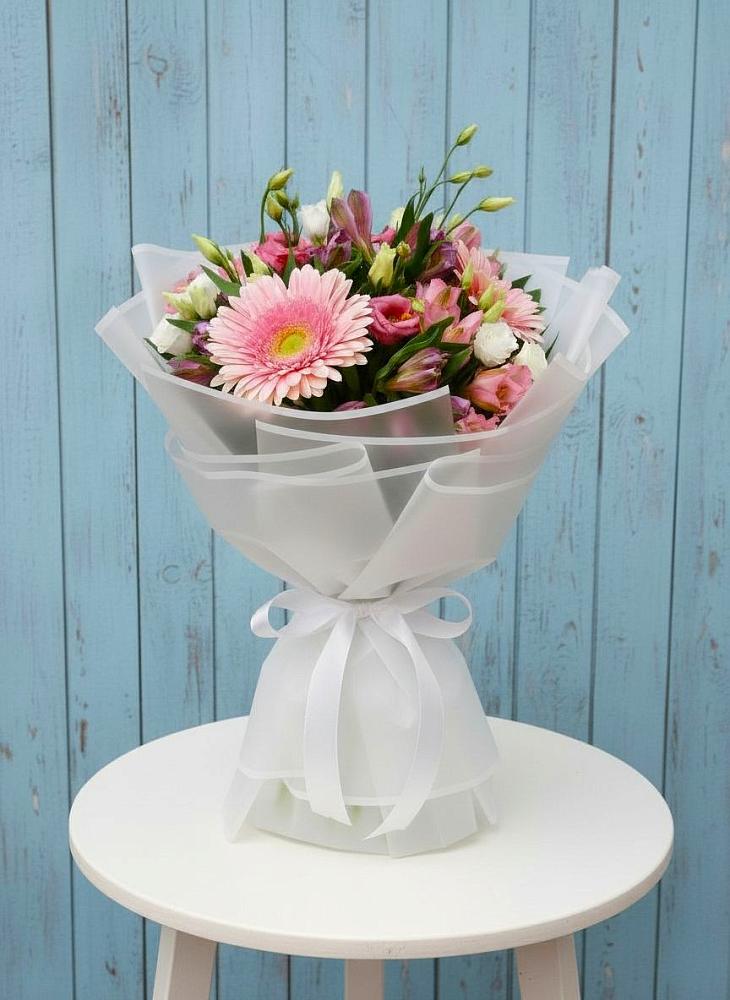 Букет прохладный бриз в Суворовское Крым Букет цветов из: Герберы, Альстромерии и Лизиантусы в Суворовское Крым