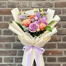 Букет цветочные ноты #REPLACE_PRED# Суворовское Крым Букет цветов из:  Лизиантусы и Розы #REPLACE_PRED# Суворовское Крым