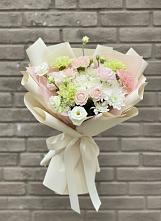 Букет Трепет мечты в Суворовское Крым Букет цветов из:  Гвоздики, Розы, Лизиантусы и Хризантемы в Суворовское Крым
