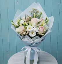 Букет очаровательный аромат в Суворовское Крым Букет цветов из:  Розы и Лизиантусы в Суворовское Крым
