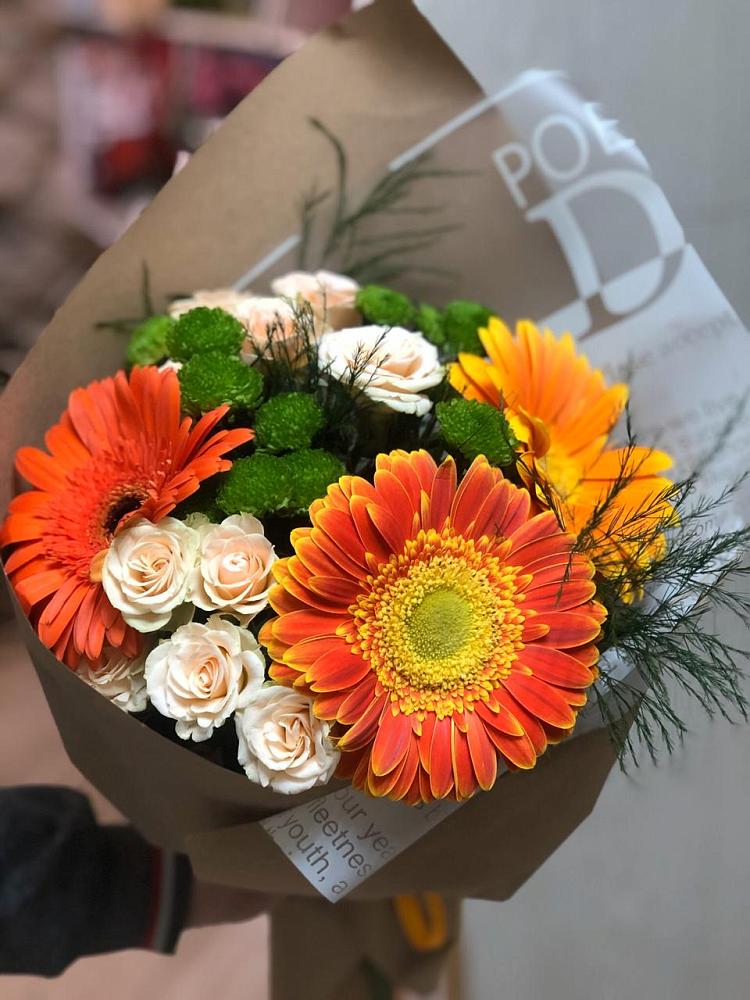 Букет желтый закат в Суворовское Крым Букет цветов из: Герберы, Хризантемы и Розы в Суворовское Крым