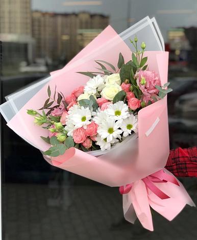 Букет цветов из: Розы, Лизиантусы и Хризантемы в Суворовское Крым