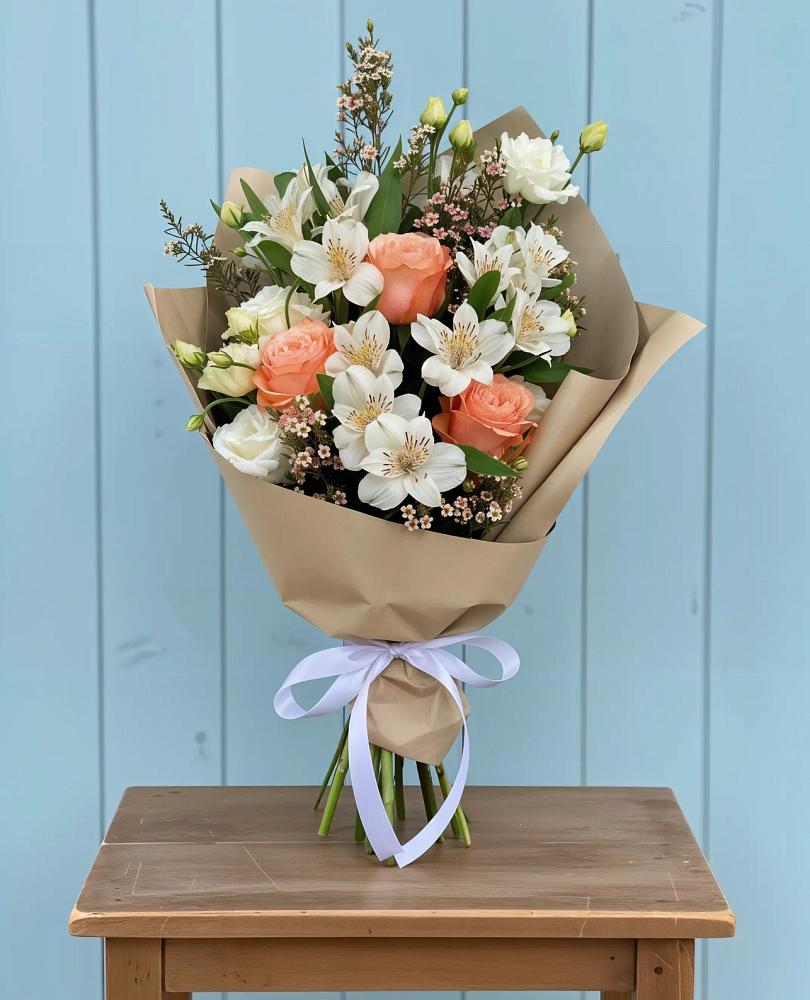 Букет яркий комплимент в Суворовское Крым Букет цветов из: Альстромерии, Лизиантусы, Розы и Хризантемы в Суворовское Крым